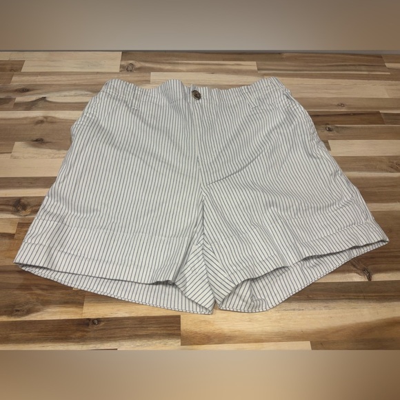 Old Navy Women's Pinstripe Shorts - Gray and White - Picture 1 of 6